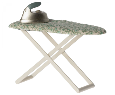 IRON AND IRONING BOARD, MOUSE