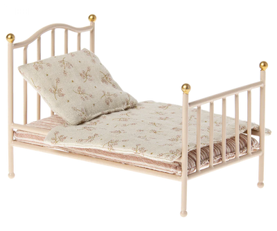 VINTAGE BED FOR MOUSE